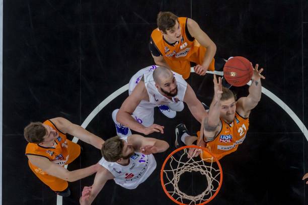 胜利不仅属 胜利不仅属