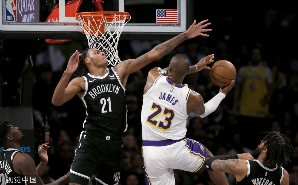 表现出惊人 表现出惊人