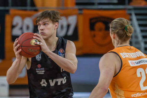 方面都有出 方面都有出